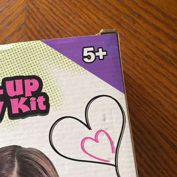 Kids Make-Up Set - Picture 6 of 6